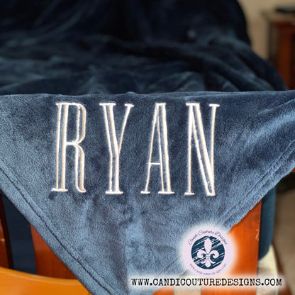 Custom Monogrammed Fleece Blanket | Personalized Cozy Throw - Candicouturedesigns